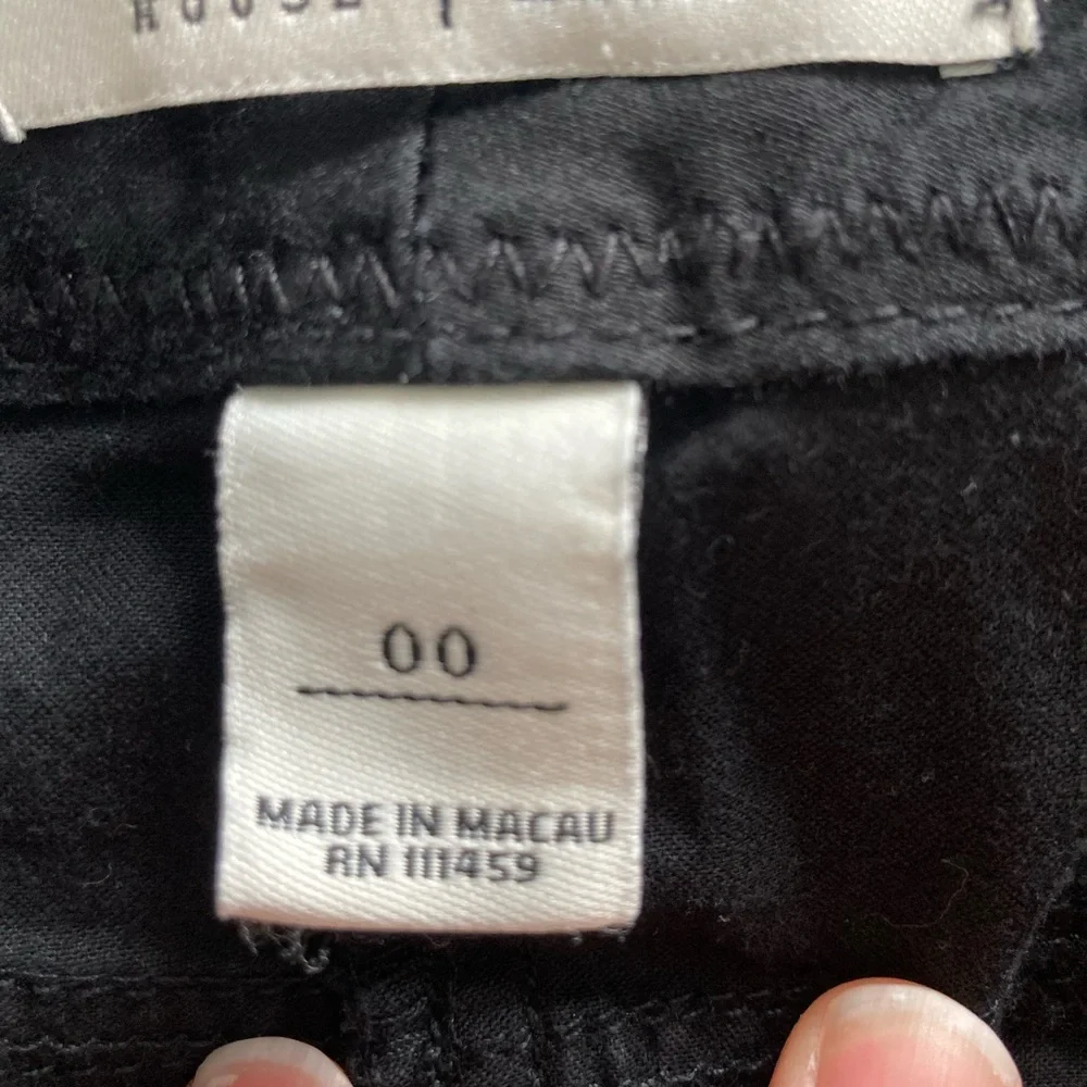 White House Black Market Black Cargo Style Pants Women’s size 00